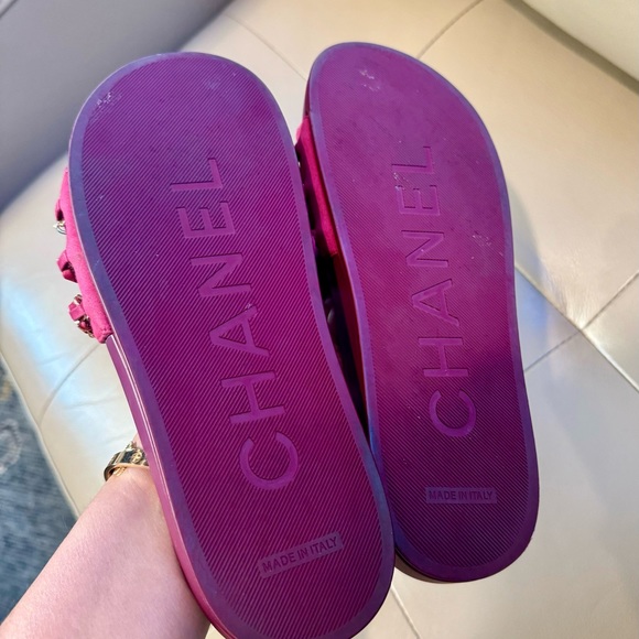 SOLD x CHANEL▪️Tropiconic Gold Logo Charm Chain Slides - Picture 5 of 10